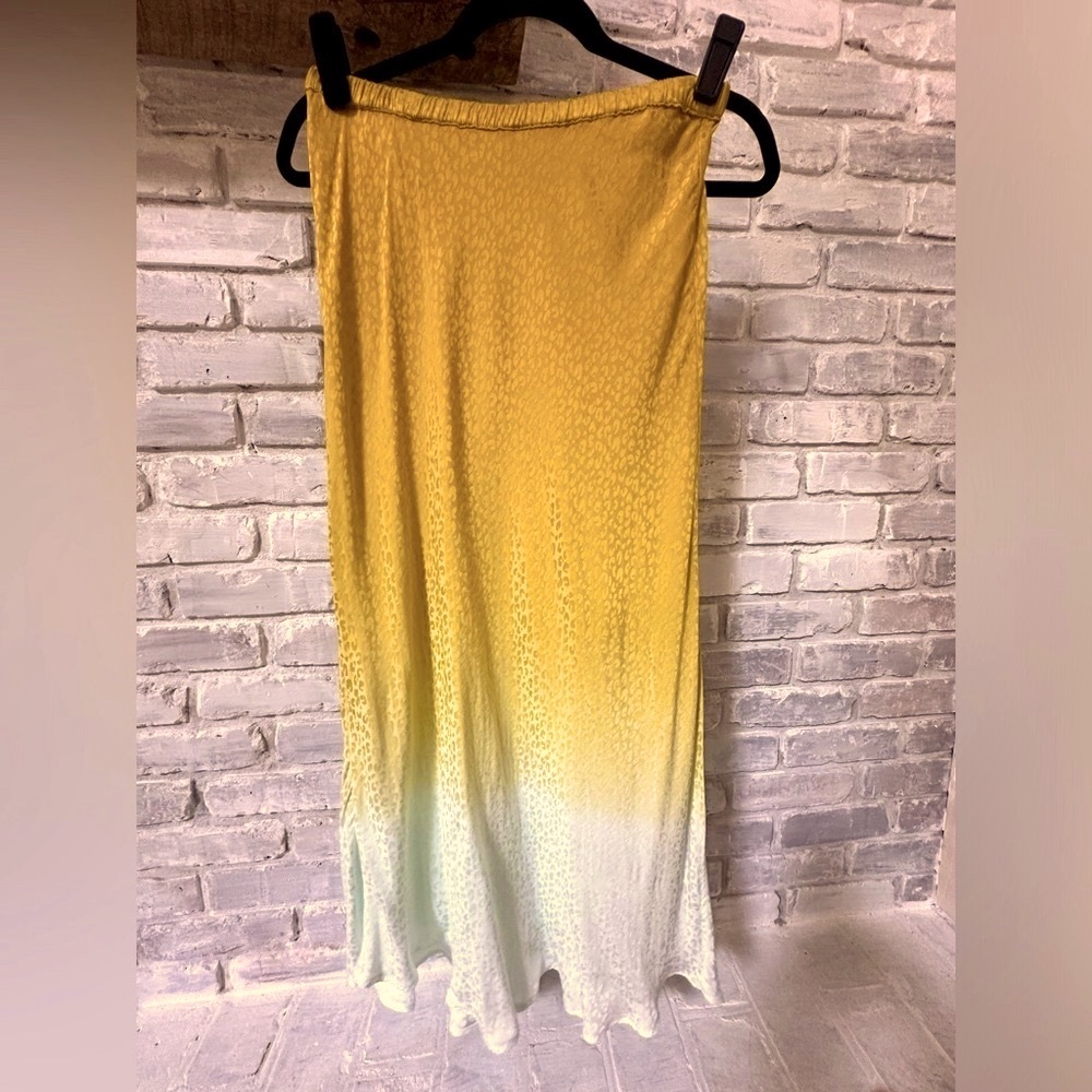 YFB SKIRT WITH SIDE SLIT.     NWOT